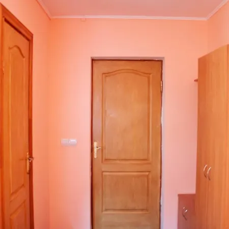 Швагри Готель *